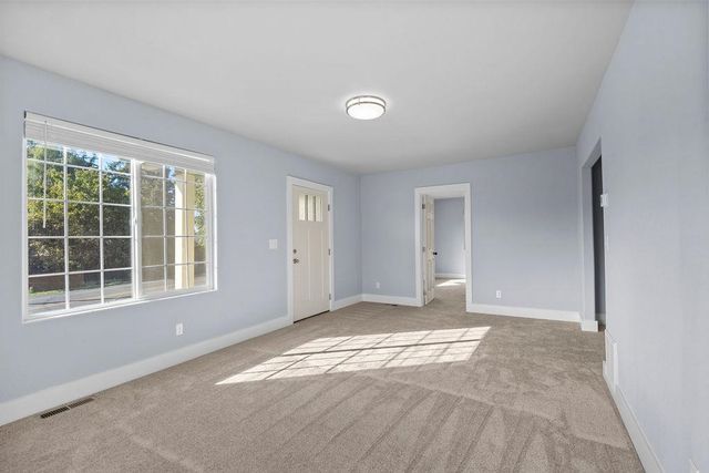 231 W Poplar St, Tekoa, WA 99033