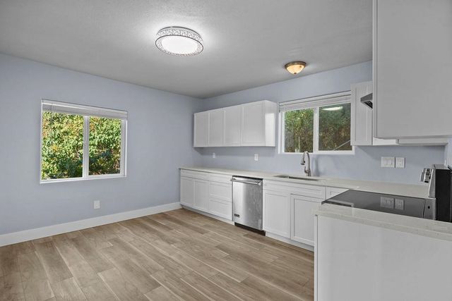 231 W Poplar St, Tekoa, WA 99033