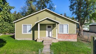 231 W Poplar St, Tekoa, WA 99033