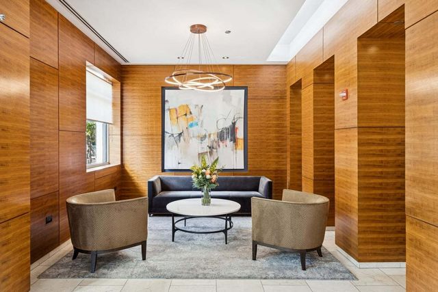 1629 S Prairie Avenue 801, Chicago, IL 60616