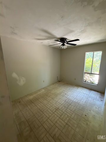409 Gabriel Drive, Bakersfield, CA 93309