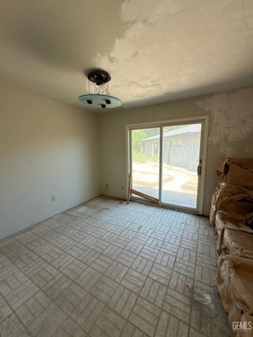 409 Gabriel Drive, Bakersfield, CA 93309