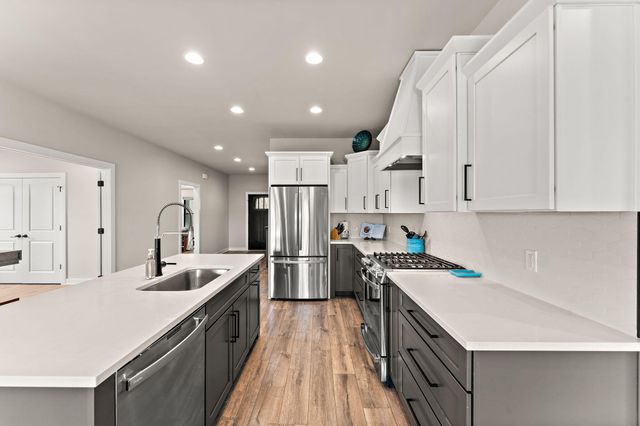 1651 Forest Ridge Drive, Valparaiso, IN 46385