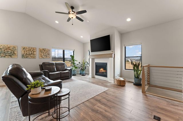 1651 Forest Ridge Drive, Valparaiso, IN 46385