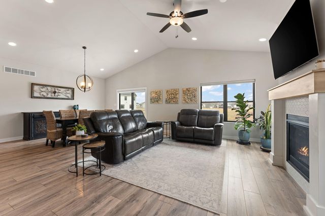 1651 Forest Ridge Drive, Valparaiso, IN 46385