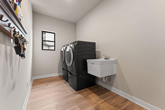 1651 Forest Ridge Drive, Valparaiso, IN 46385