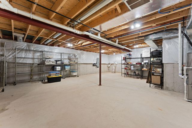 1651 Forest Ridge Drive, Valparaiso, IN 46385