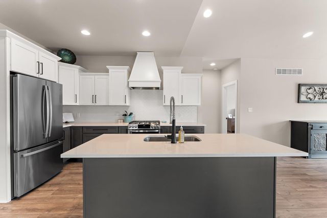 1651 Forest Ridge Drive, Valparaiso, IN 46385