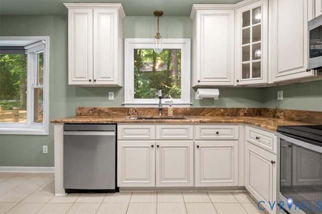 5902 Mill Spring Rd, Midlothian, VA 23112