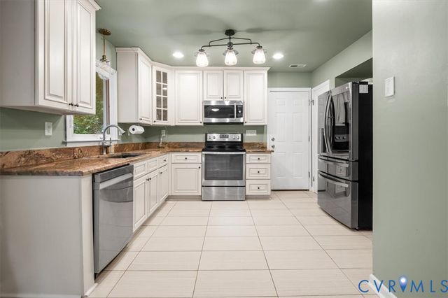 5902 Mill Spring Rd, Midlothian, VA 23112
