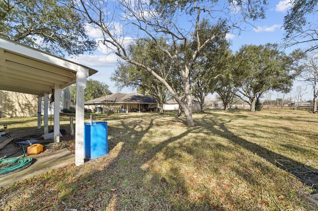 16815 Herridge Road, Pearland, TX 77584