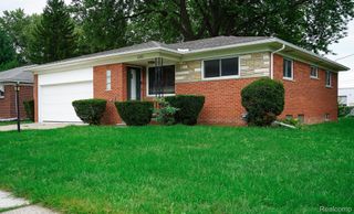 21792 Elmwood Avenue, Eastpointe, MI 48021