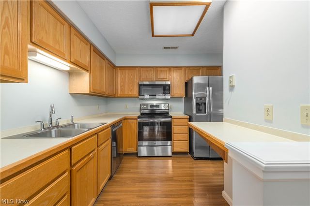 23061 Brick Mill Run C3, Westlake, OH 44145