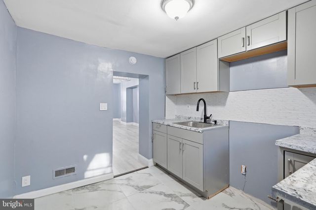 1526 S LECOUNT ST, Philadelphia, PA 19146