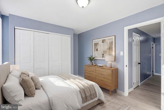 1526 S LECOUNT ST, Philadelphia, PA 19146