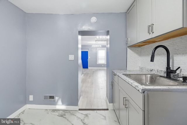 1526 S LECOUNT ST, Philadelphia, PA 19146