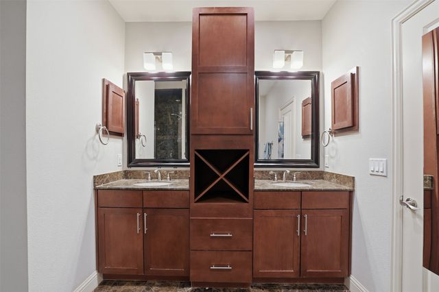 644 E Bluff Street, Fort Worth, TX 76102