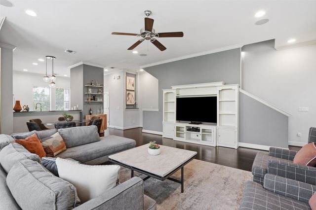 644 E Bluff Street, Fort Worth, TX 76102