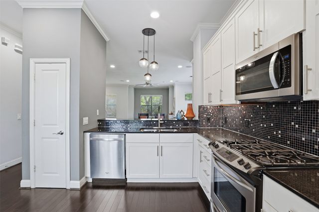 644 E Bluff Street, Fort Worth, TX 76102