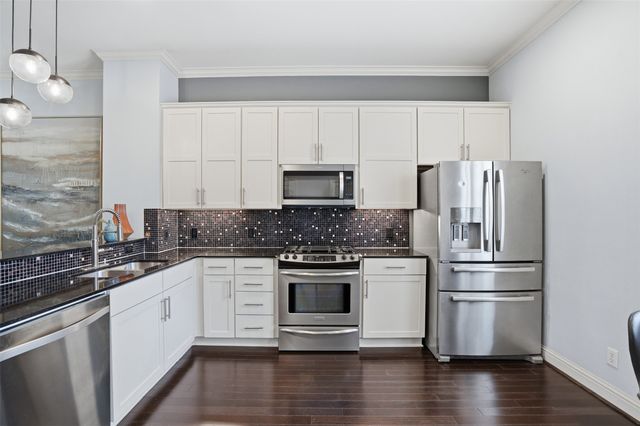 644 E Bluff Street, Fort Worth, TX 76102