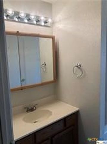2722 N Heynis, New Braunfels, TX 78130