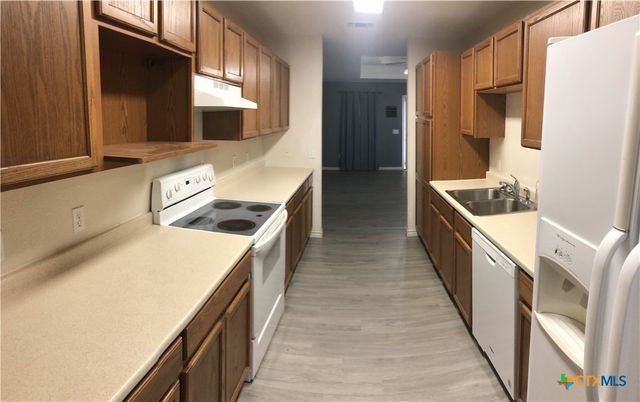 2722 N Heynis, New Braunfels, TX 78130