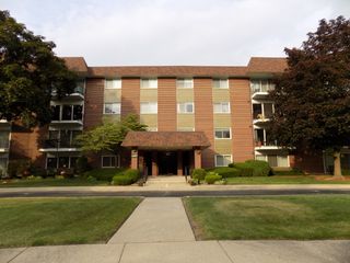 1025 S Fernandez Avenue 3M, Arlington Heights, IL 60005