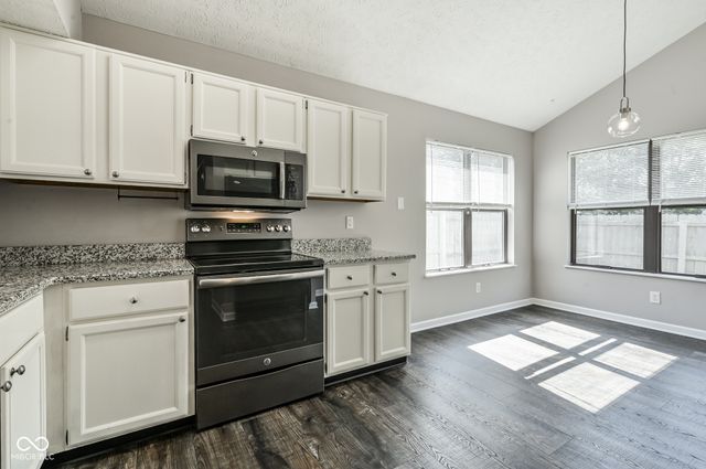 6717 Huntsmen Court, Indianapolis, IN 46250