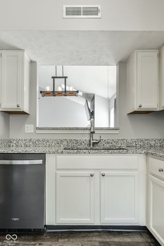 6717 Huntsmen Court, Indianapolis, IN 46250