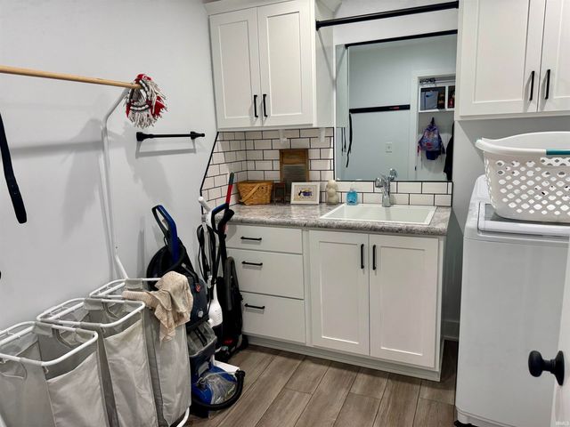 426 S Blitzen Lane, Santa Claus, IN 47579