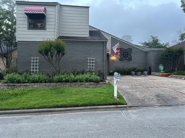 728 Hogan Drive, Conroe, TX 77302