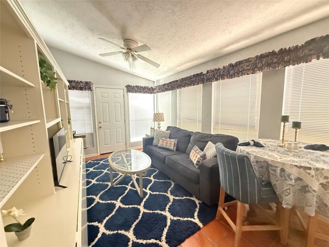 728 Hogan Drive, Conroe, TX 77302