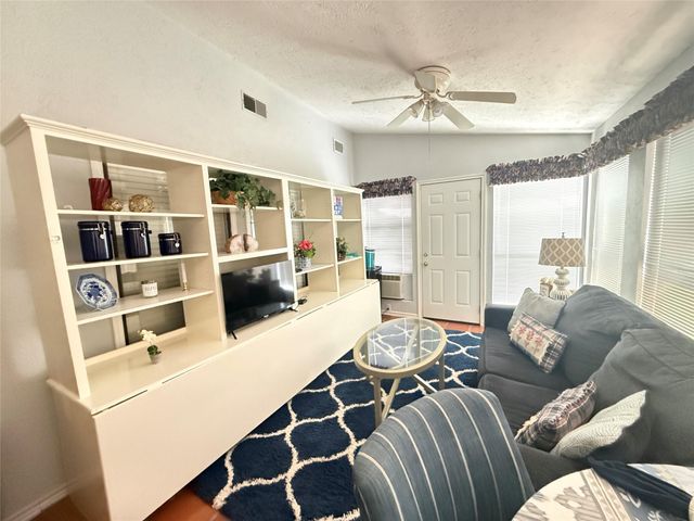 728 Hogan Drive, Conroe, TX 77302