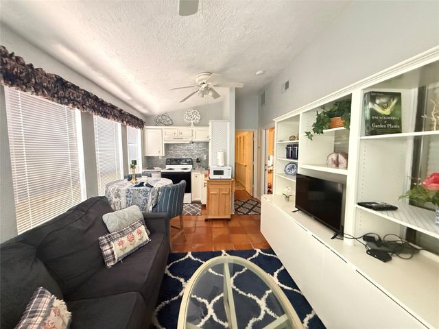728 Hogan Drive, Conroe, TX 77302