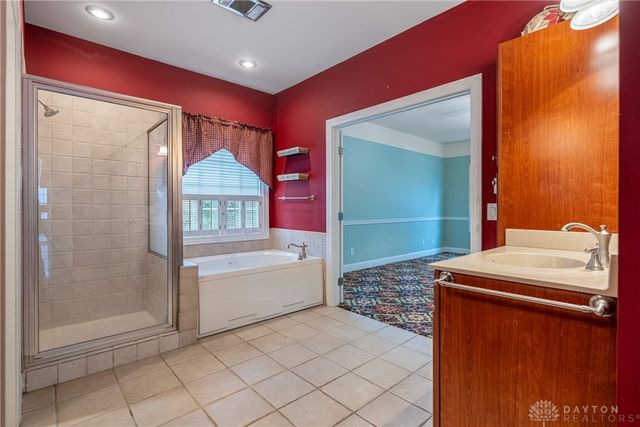 914 Hickory Trail Drive, Wilmington, OH 45177