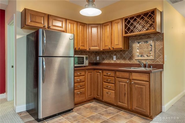 914 Hickory Trail Drive, Wilmington, OH 45177