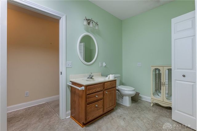 914 Hickory Trail Drive, Wilmington, OH 45177