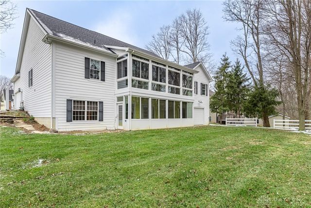 914 Hickory Trail Drive, Wilmington, OH 45177