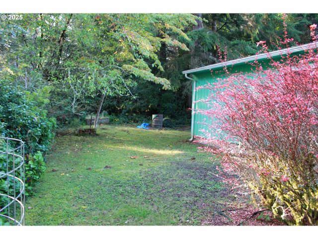 67821 N BAY Rd, North Bend, OR 97459