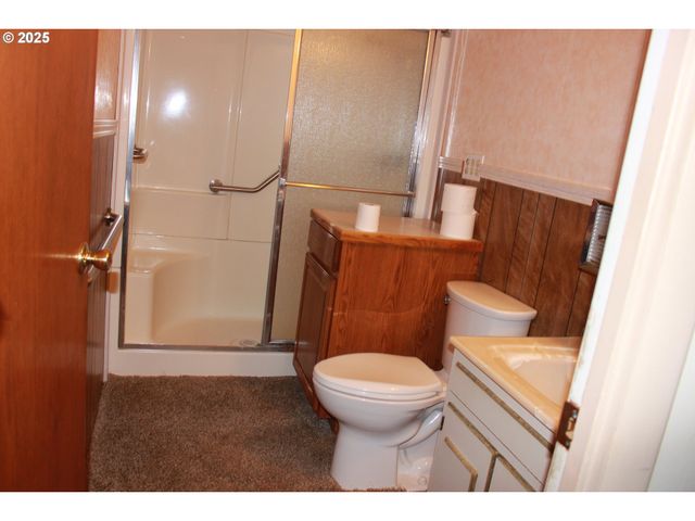 67821 N BAY Rd, North Bend, OR 97459