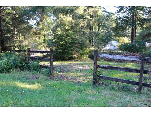 67821 N BAY Rd, North Bend, OR 97459