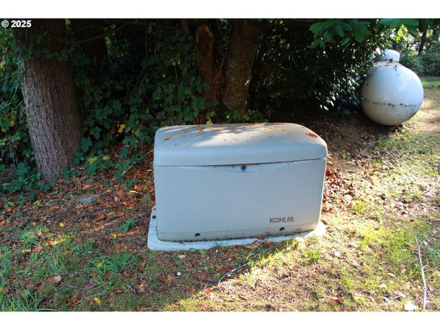 67821 N BAY Rd, North Bend, OR 97459