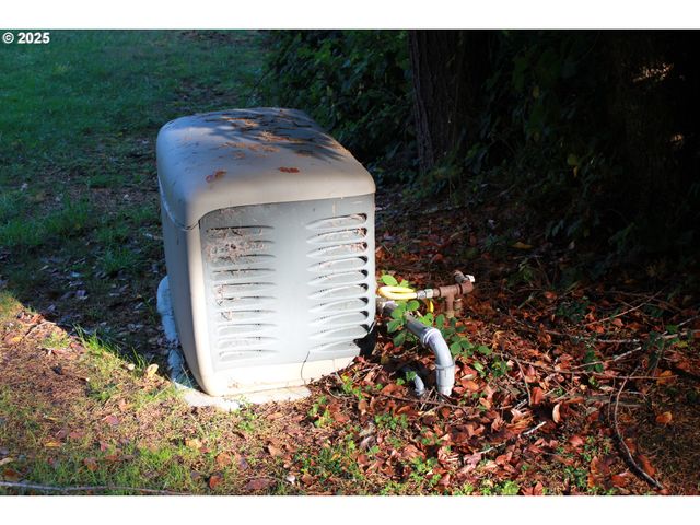 67821 N BAY Rd, North Bend, OR 97459