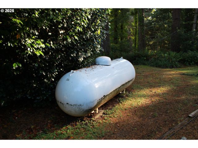 67821 N BAY Rd, North Bend, OR 97459