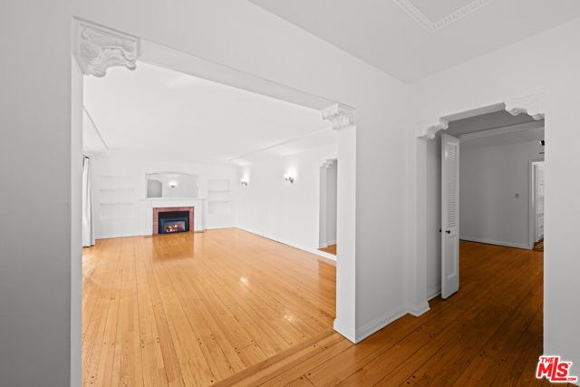 361 N Mansfield Avenue, Los Angeles, CA 90036