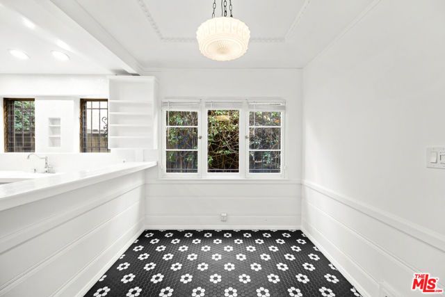 361 N Mansfield Avenue, Los Angeles, CA 90036