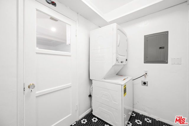 361 N Mansfield Avenue, Los Angeles, CA 90036