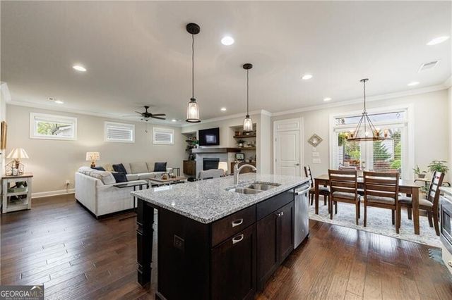 860 Hargrove Point Way, Alpharetta, GA 30004