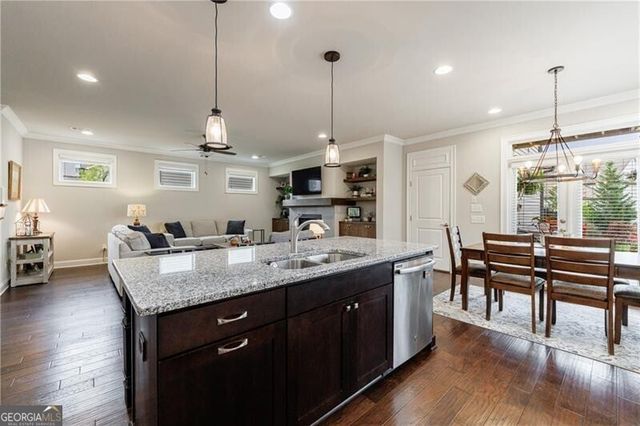 860 Hargrove Point Way, Alpharetta, GA 30004