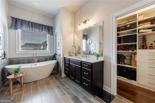 860 Hargrove Point Way, Alpharetta, GA 30004